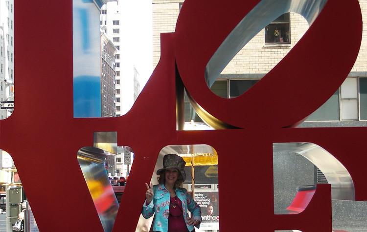 Love-sculpture-in-NYC